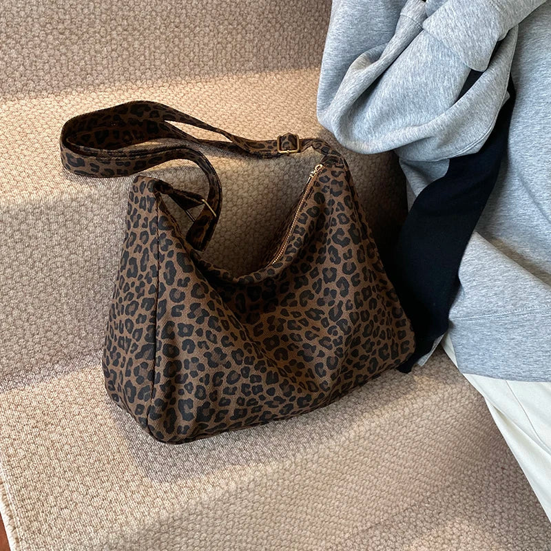Leopard print canvas tote bag - detail shot