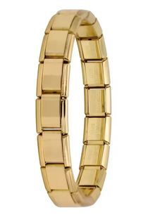 Starter Italian charm bracelet in gold - detail shot