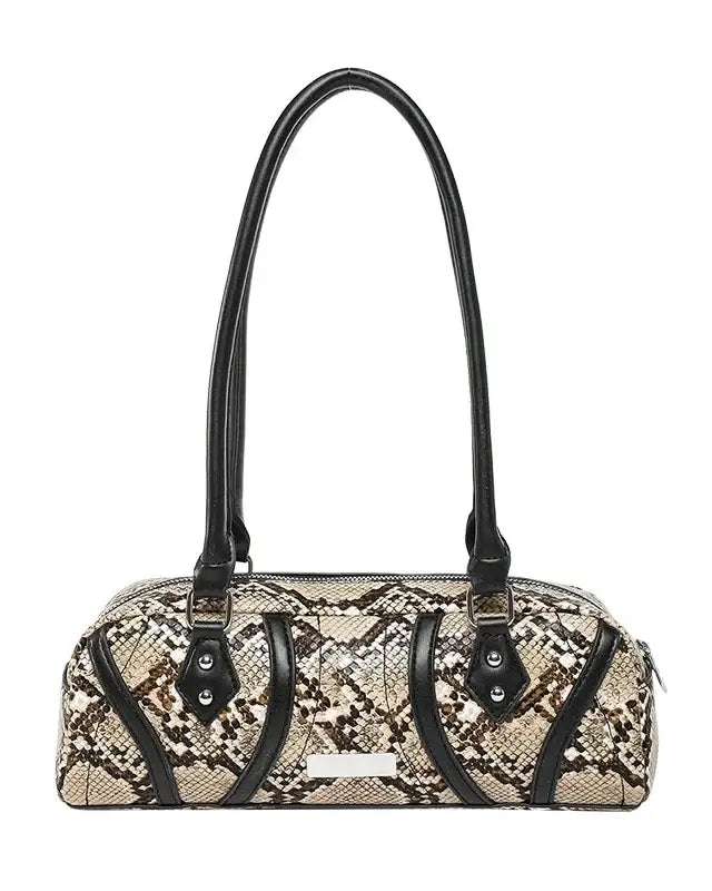 Snake skin texture baguette shoulder bag - detail shot