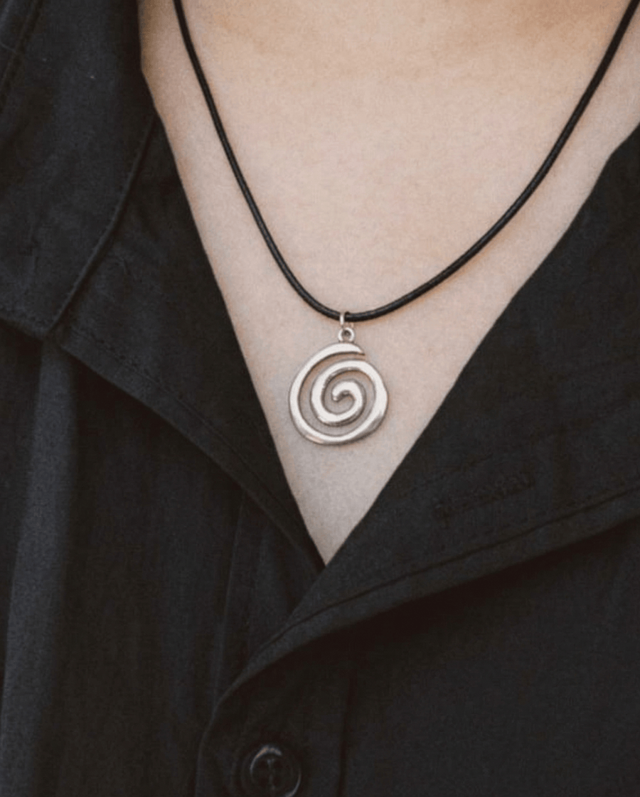 Spiral pendant hand-woven leather rope necklace